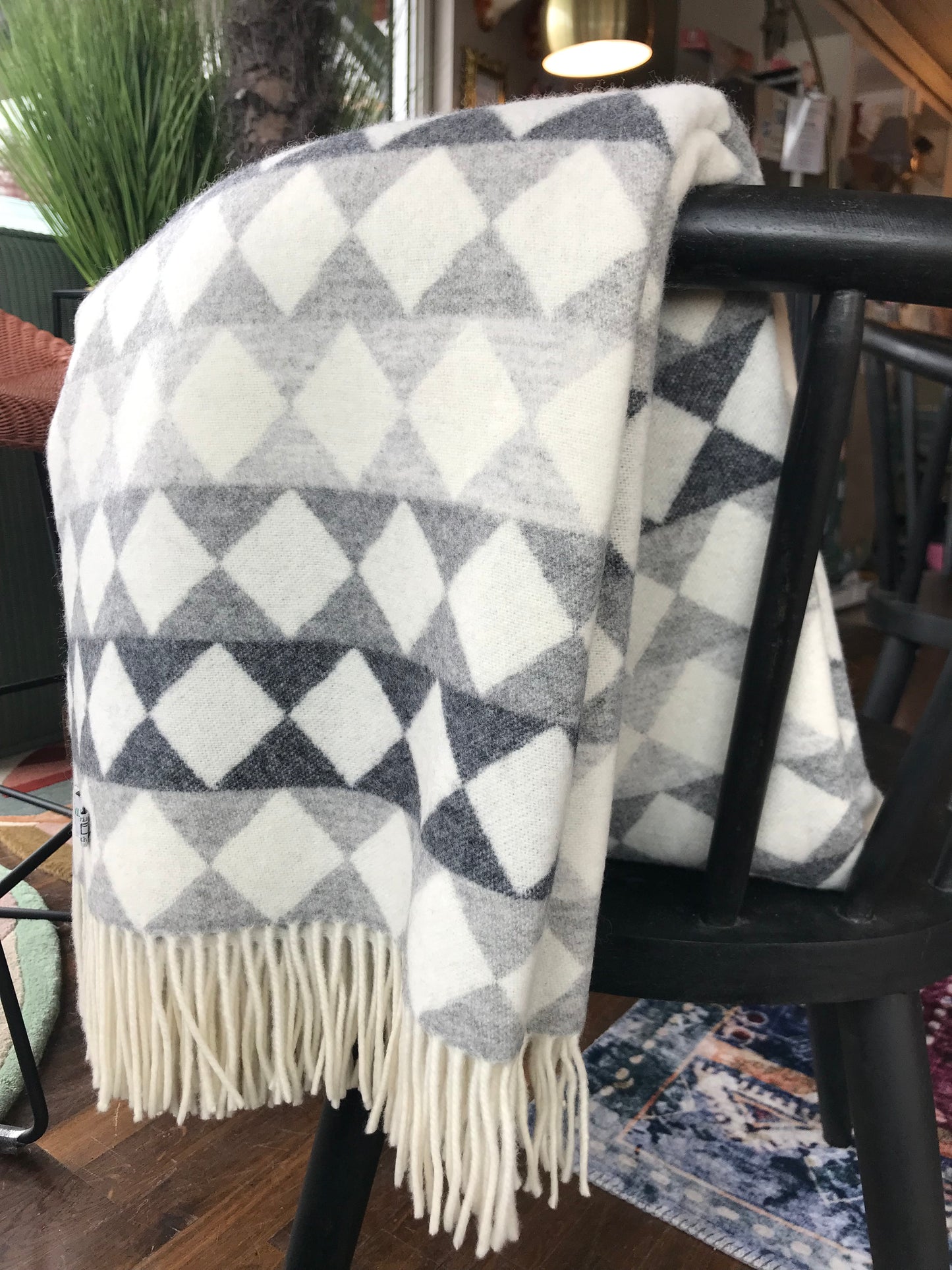 MERINO MONOCHROME DIAMOND THROW