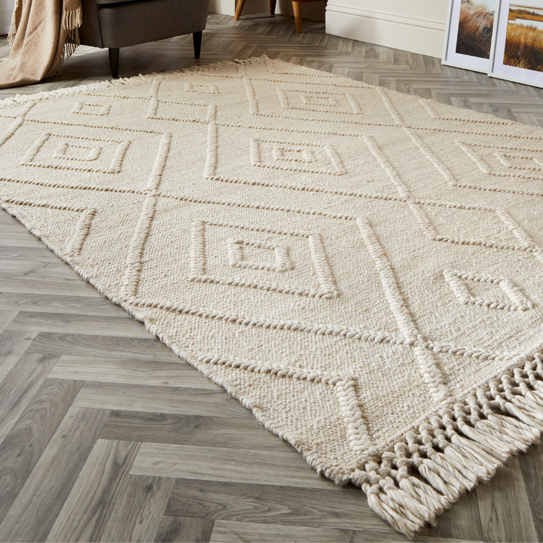 ERIN HANDWOVEN FRINGED RUG