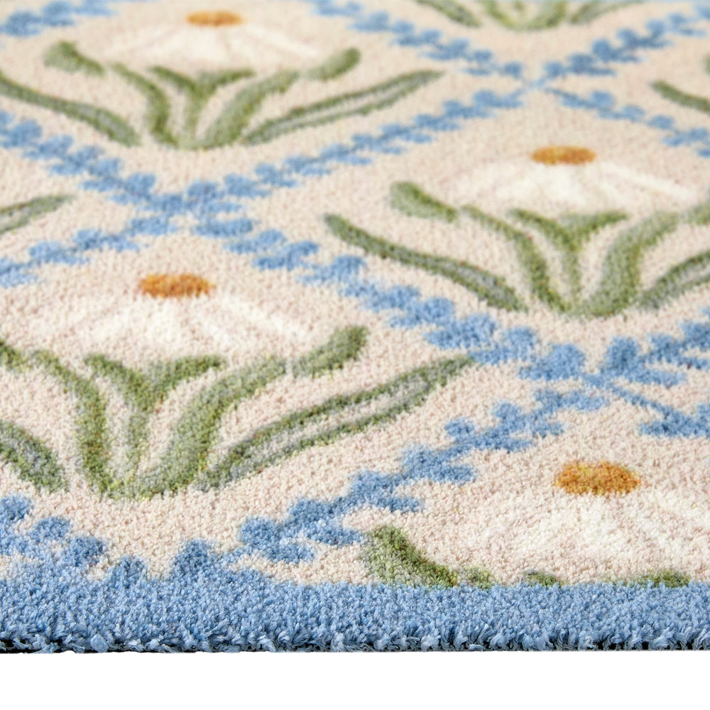 Daisy Trellis Hug Rug detail