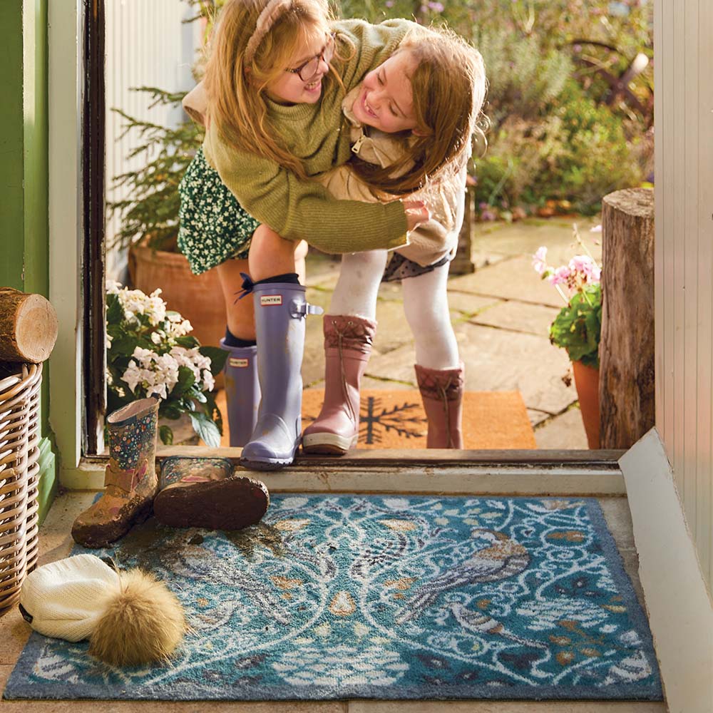 Nature 25 Hug Rug runner in a hallway