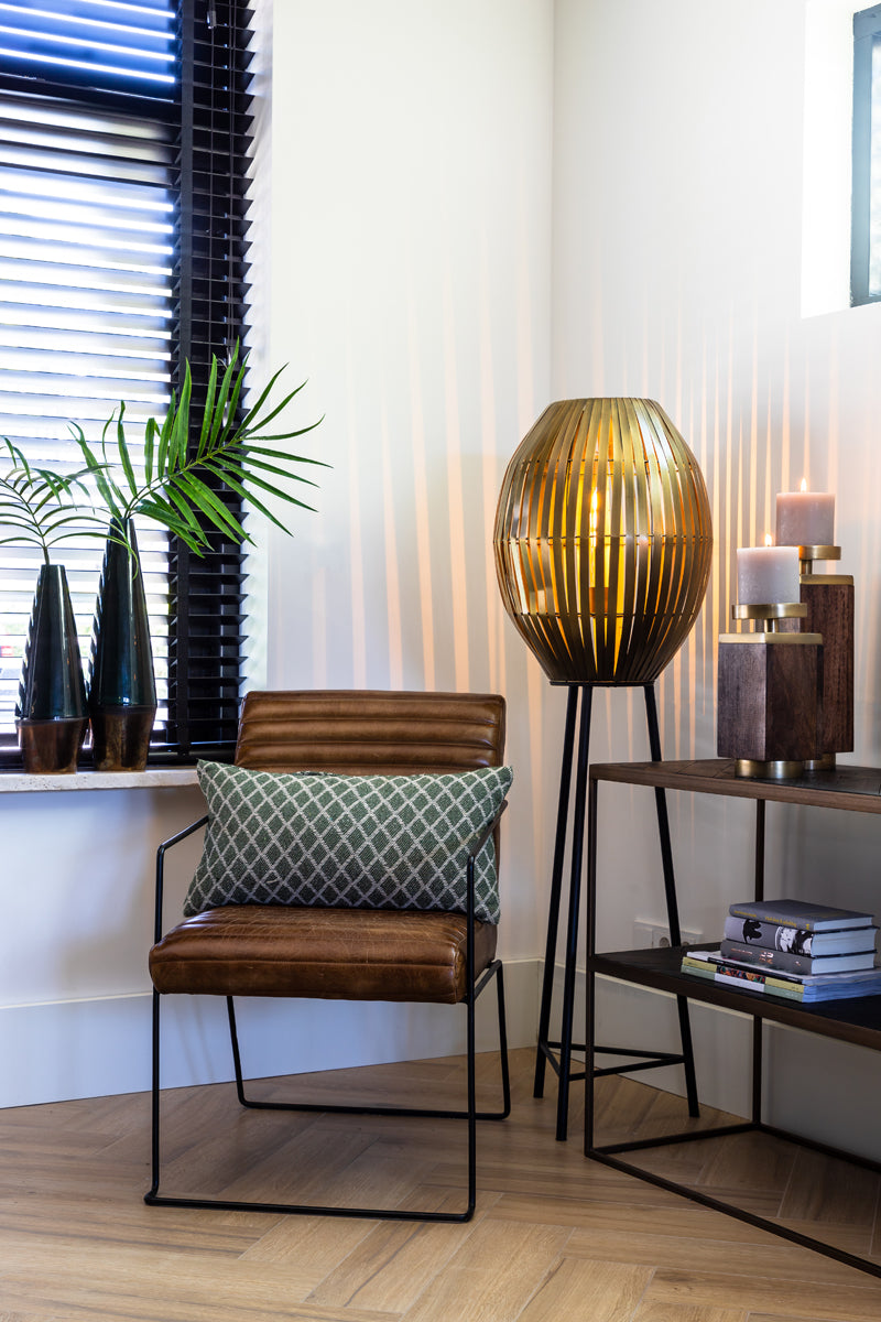 Metal Oval Tripod Floor Lamp